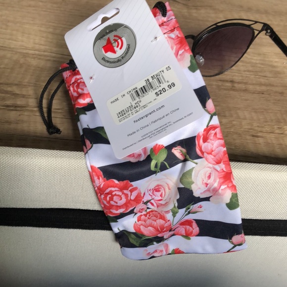 Sunglasses 😎 - Picture 3 of 8